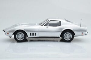Chevrolet Corvette C3 Silver Norev 1:18 189032 Diecast - image 3 of 6