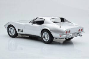 Chevrolet Corvette C3 Silver Norev 1:18 189032 Diecast - image 5 of 6