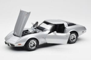 Chevrolet Corvette C3 Silver UT Models 1:18 21072 Diecast - image 2 of 8