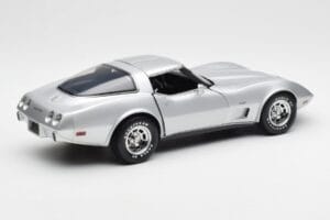 Chevrolet Corvette C3 Silver UT Models 1:18 21072 Diecast - image 3 of 8
