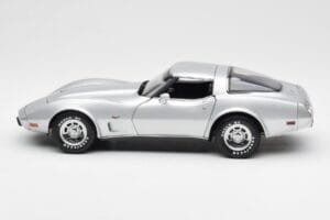 Chevrolet Corvette C3 Silver UT Models 1:18 21072 Diecast - image 4 of 8