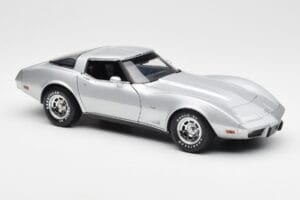Chevrolet Corvette C3 Silver UT Models 1:18 21072 Diecast - image 6 of 8