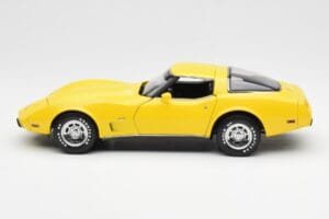Chevrolet Corvette C3 Yellow UT Models 1:18 21074 Diecast - image 4 of 8