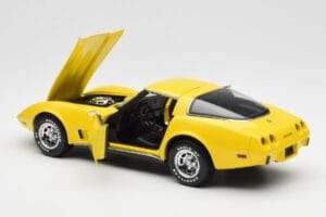 Chevrolet Corvette C3 Yellow UT Models 1:18 21074 Diecast - image 5 of 8