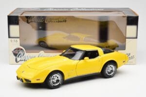 Chevrolet Corvette C3 Yellow UT Models 1:18 21074 Diecast - image 8 of 8