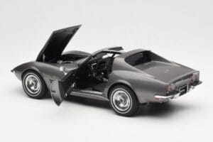 Chevrolet Corvette C3 Spider Laguna Grey Metallic AUTOart 1:18 71173 Diecast - image 5 of 8