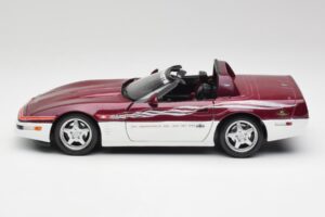 Chevrolet Corvette C4 Indy 500 Pace Car Maisto 1:18 56011 Diecast - image 4 of 8