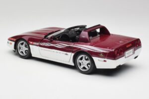Chevrolet Corvette C4 Indy 500 Pace Car Maisto 1:18 56011 Diecast - image 7 of 8