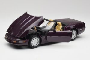 Chevrolet Corvette C4 LT4 Convertible Purple Metallic Maisto 1:18 50277 Diecast - image 2 of 8