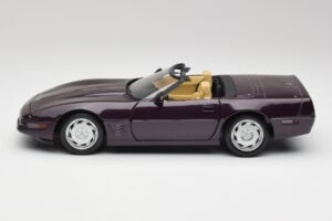 Chevrolet Corvette C4 LT4 Convertible Purple Metallic Maisto 1:18 50277 Diecast - image 4 of 8
