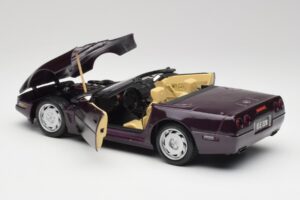 Chevrolet Corvette C4 LT4 Convertible Purple Metallic Maisto 1:18 50277 Diecast - image 5 of 8
