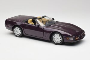 Chevrolet Corvette C4 LT4 Convertible Purple Metallic Maisto 1:18 50277 Diecast - image 6 of 8