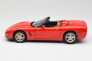 Chevrolet Corvette C5 Convertible Red UT Models 1:18 21006 Diecast - image 4 of 8