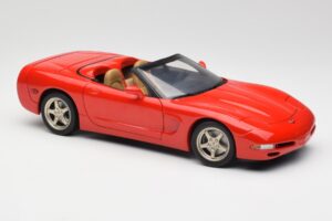 Chevrolet Corvette C5 Convertible Red UT Models 1:18 21006 Diecast - image 6 of 8