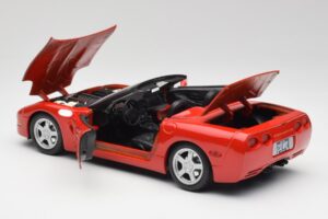 Chevrolet Corvette C5 Convertible Torch Red Maisto 1:18 50318 Diecast - image 5 of 8