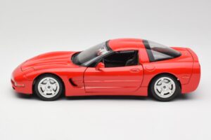 Chevrolet Corvette C5 Red Bburago 1:18 3066 Diecast - image 4 of 8