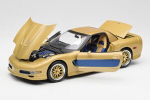 Chevrolet Corvette C5 Guldstrand Signature Edition Gold Maisto 1:18 31657 Diecast - image 2 of 8