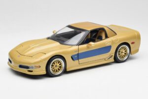 Chevrolet Corvette C5 Guldstrand Signature Edition Gold Maisto 1:18 31657 Diecast