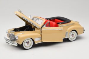 Chevrolet Deluxe Convertible Beige Eagle Collectibles 1:18 3022518 Diecast - image 2 of 8