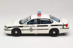 Chevrolet Impala Military Police Maisto 1:18 36611 Diecast - image 3 of 6
