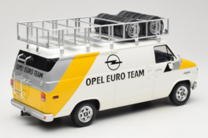 Opel Manta 400 Group B Rally Tour de Corse 1984 With Chevrolet G30 Service Van Otto 1:18 OT491 Resin - image 5 of 13