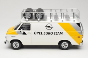 Opel Manta 400 Group B Rally Tour de Corse 1984 With Chevrolet G30 Service Van Otto 1:18 OT491 Resin - image 6 of 13