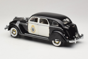 Chrysler Airflow Police Car Signature Models 1:18 CCSM01 Diecast - image 5 of 6