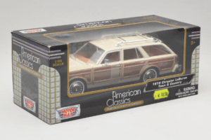 Chrysler LeBaron Town & Country Beige Motormax 1:24 MM7331BG Diecast - image 2 of 3