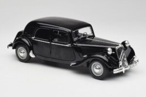 Citroen 15CV 6 Cyl Black Maisto 1:18 31821 Diecast - image 6 of 8
