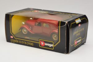Citroen 15CV TA Red Bburago 1:24 1501 Diecast - image 3 of 3