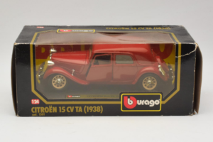 Citroen 15CV TA Red Bburago 1:24 1501 Diecast