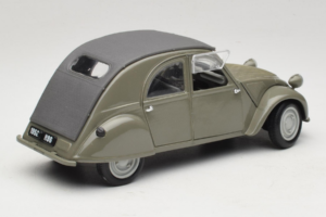 Citroen 2CV Green Maisto 1:18 50289 Diecast - image 3 of 8