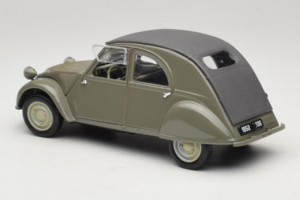 Citroen 2CV Green Maisto 1:18 50289 Diecast - image 7 of 8