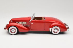 Cord 812 Convertible Red American Muscle 1:18 32158 Diecast - image 4 of 8