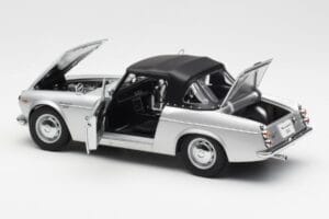 Datsun Fairlady 2000 SR311 Roadster Silver AUTOart 1:18 77432 Diecast - image 5 of 8