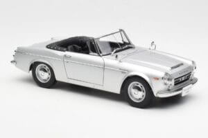 Datsun Fairlady 2000 SR311 Roadster Silver AUTOart 1:18 77432 Diecast - image 6 of 8