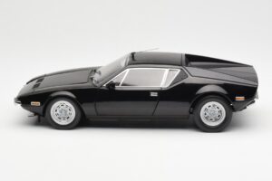De Tomaso Pantera Black Kyosho 1:18 08851BK Diecast - image 4 of 8