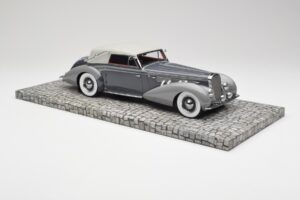 Delage D8 120 Cabriolet Grey & Dark Grey Minichamps 1:18 107115134 Diecast - image 4 of 6
