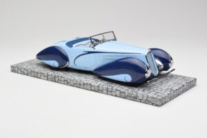 Delahaye Type 135-M Cabriolet Mullin Museum Minichamps 1:18 107116160 Diecast - image 6 of 6