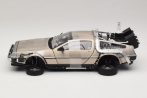 DeLorean DMC-12 Back to the Future Time Machine Sun Star 1:18 2710 Diecast - image 3 of 6