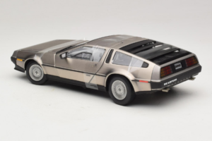 DeLorean DMC-12 Silver Sun Star 1:18 2703 Diecast - image 5 of 6