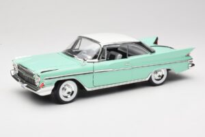 DeSoto Adventurer Green Road Signature 1:18 92738-R1 Diecast