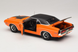 Dodge Challenger R/T Fast & Furious Darden's Car Greenlight 1:18 12846 Diecast - image 5 of 8