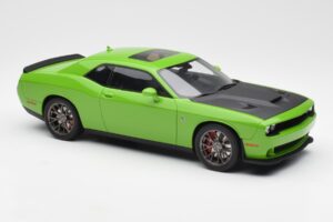 Dodge Challenger SRT Hellcat Green GT Spirit 1:18 GT168 Resin - image 4 of 6