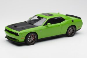 Dodge Challenger SRT Hellcat Green GT Spirit 1:18 GT168 Resin