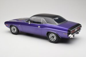 Dodge Challenger R/T Plum Crazy Otto 1:12 G083 Resin - image 5 of 6