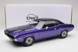 Dodge Challenger R/T Plum Crazy Otto 1:12 G083 Resin - image 6 of 6
