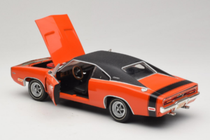 Dodge Charger R/T Orange & Black American Muscle 1:18 39314 Diecast - image 5 of 8