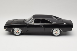Dodge Charger R/T Steve McQueen Bullitt Movie Greenlight 1:18 12839 Diecast - image 4 of 8