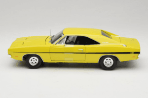 Dodge Charger R/T Yellow Dirty Mary Crazy Larry Auto World 1:18 AWSS101/06 Diecast - image 4 of 8
